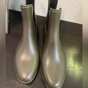 women's chelsea rain boots olive & blank